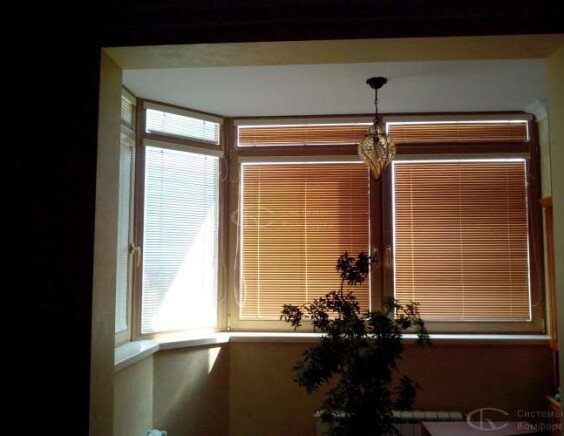 Горизонтальные жалюзи на пластиковые окна