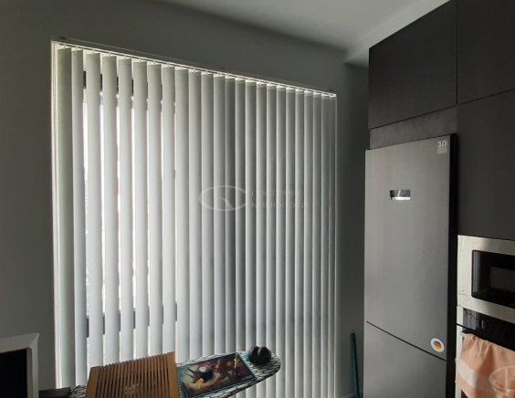 Вертикальные алюминиевые жалюзи